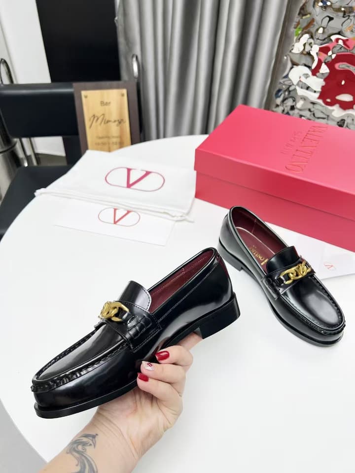 Valentino Logo Buckle Polished Leather Loafers – 2024 Collection in Black