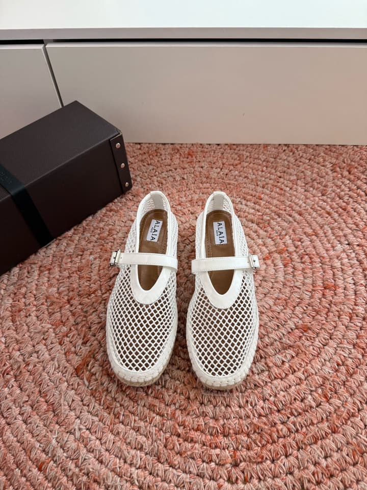 Alaïa Woven Fishnet Mules – 2026 Spring/Summer Collection in Beige