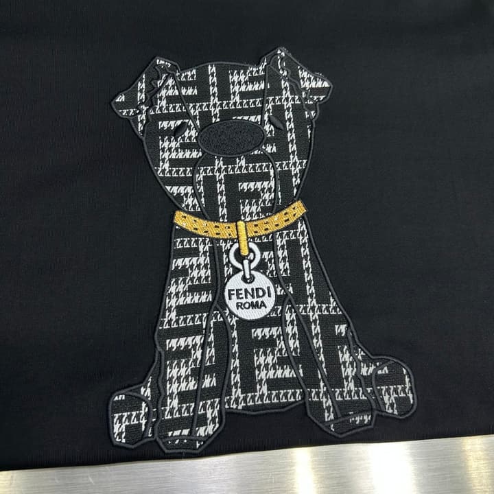 Fendi Logo and Graphic Cotton T-Shirt – 2026SS in Black Dog Graphic