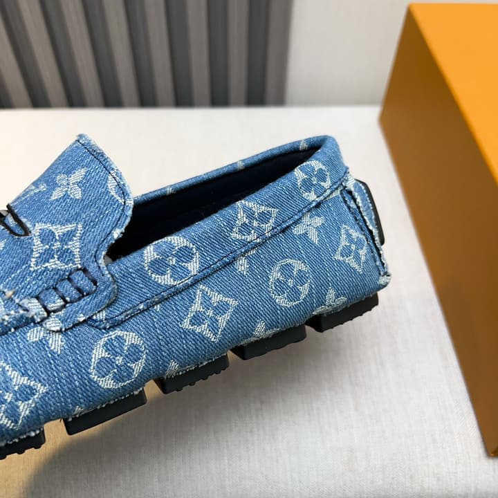Louis Vuitton Pebbled Leather Driving Shoes in Black Textured Leather