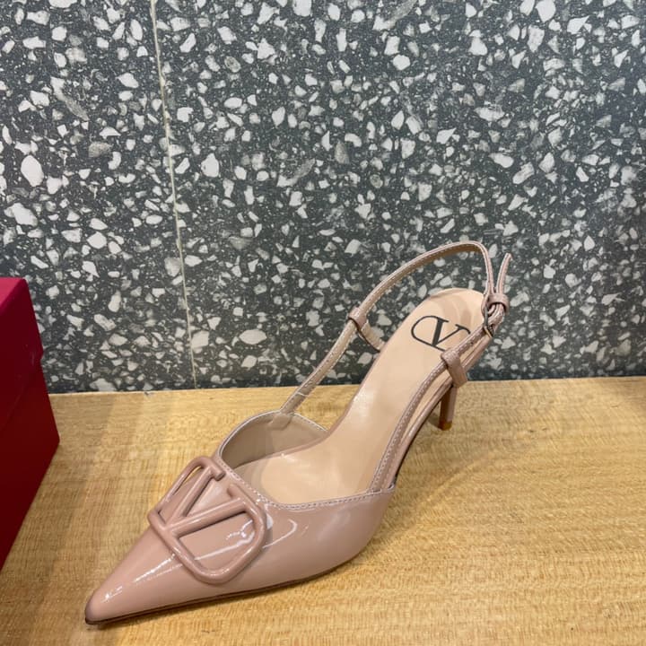 Valentino Patent Leather Pumps – New Collection in Apricot