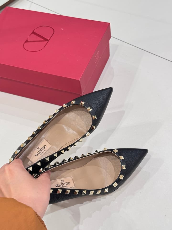 Valentino Classic High-Heel Pumps in Nude Pink Studded