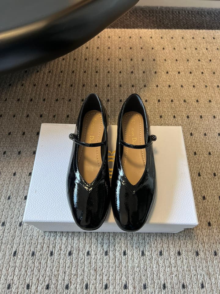 Dior Flat Mary Jane Shoes – 25SS in Black Patent Leather