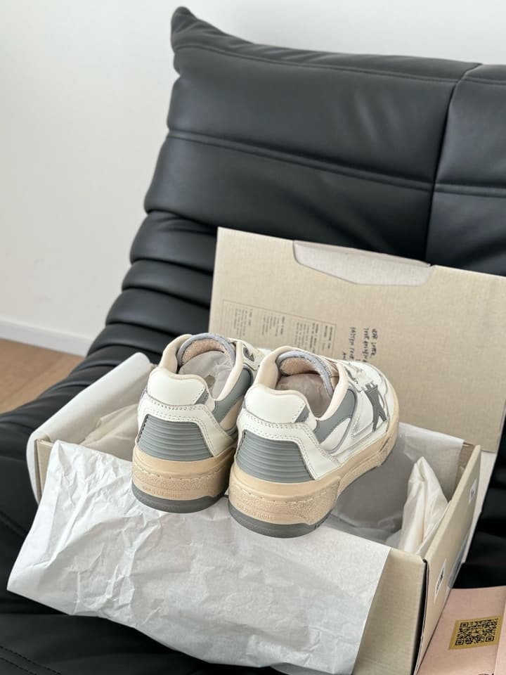 Golden Goose Graffiti Sneakers – 2024 Collection in Cream With Black Star