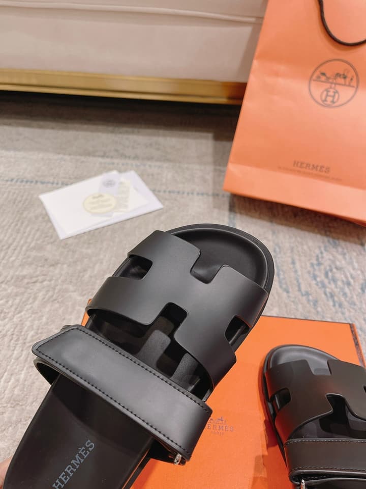 Hermès Chypre Slides – 2023SS Collection in Black And White