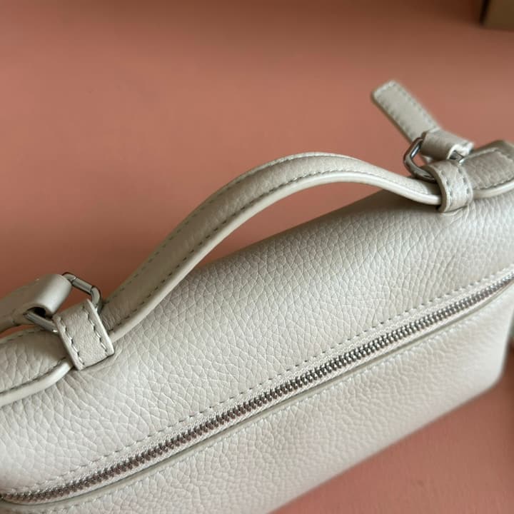 Loro Piana Extra Pocket L19 Handbag in Caramel Leather