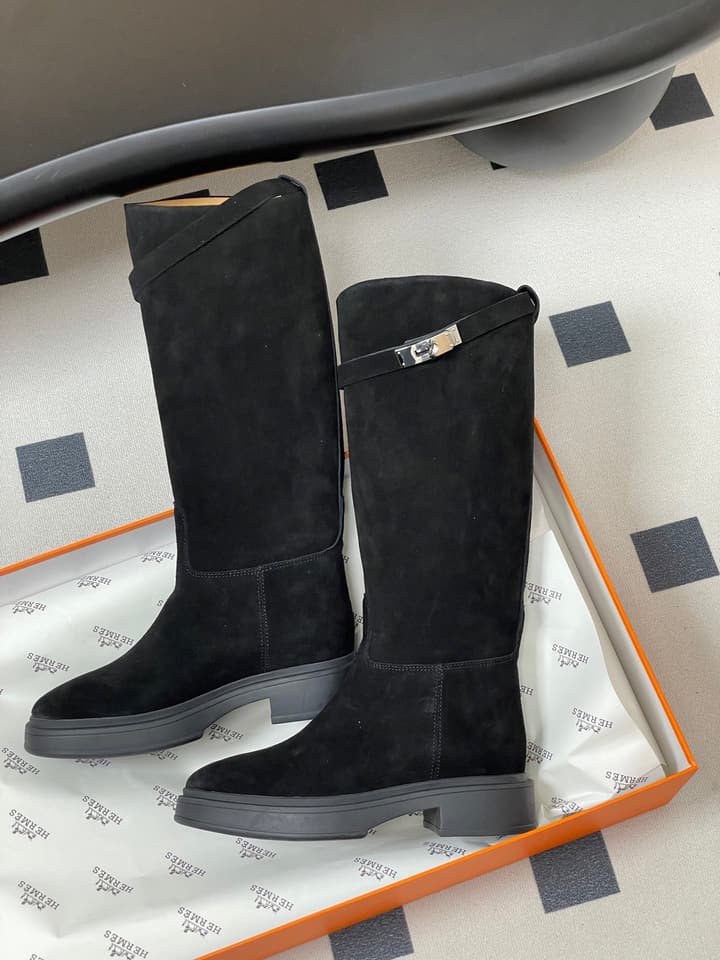 Hermès Jumping Kelly Buckle Knee-High Boots in Black Leather