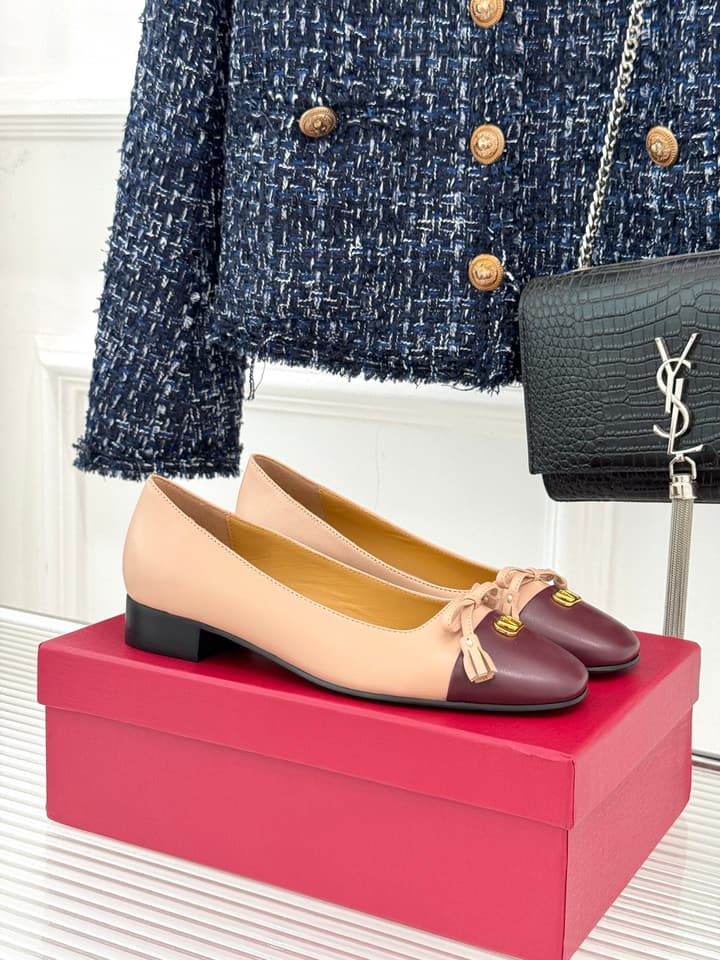 Valentino VLogo Metal Buckle Ballet Flats – 25FW in Charcoal