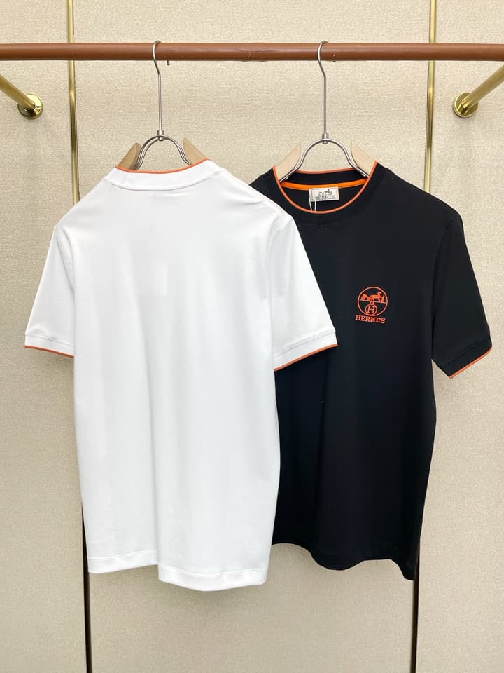 Hermès Men's Casual Short-Sleeve T-Shirt in Black With Orange Trim