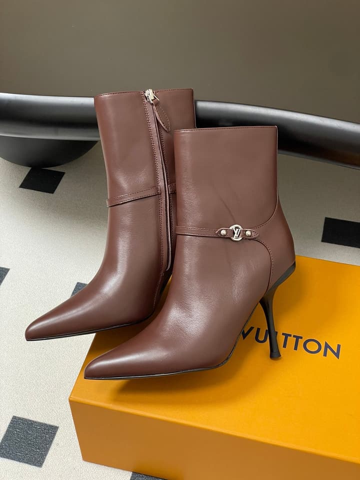 Louis Vuitton Legacy Pointed-Toe Ankle Boots – 25SS