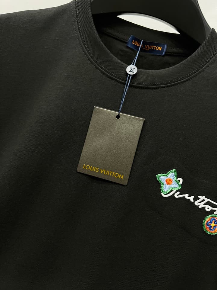 Louis Vuitton Embroidered Floral Logo T-Shirt – 25SS Collection in Classic Black