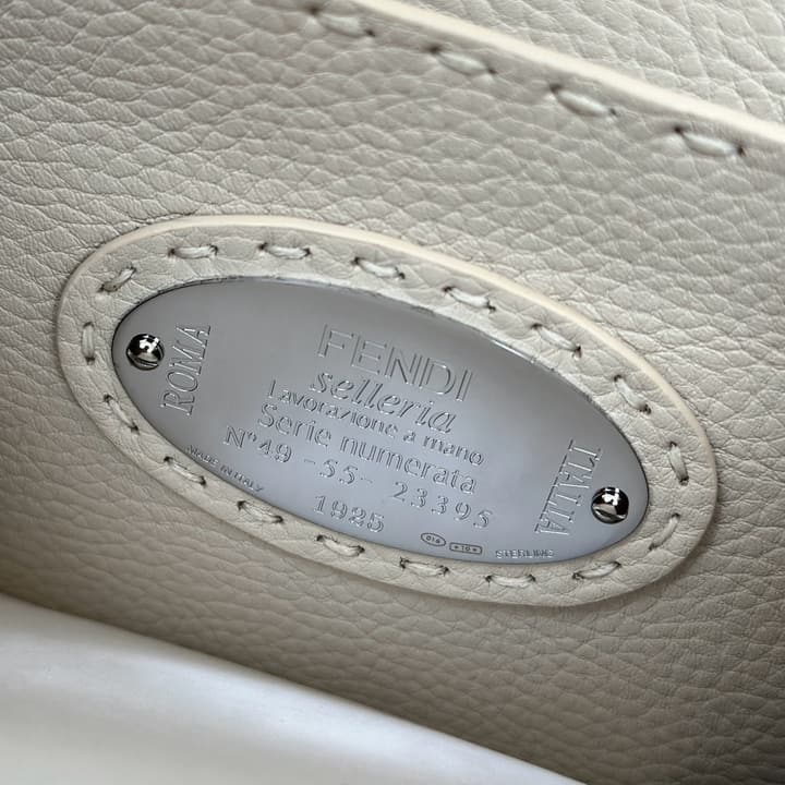 Fendi Peekaboo Small Handbag in Light Khaki Leather