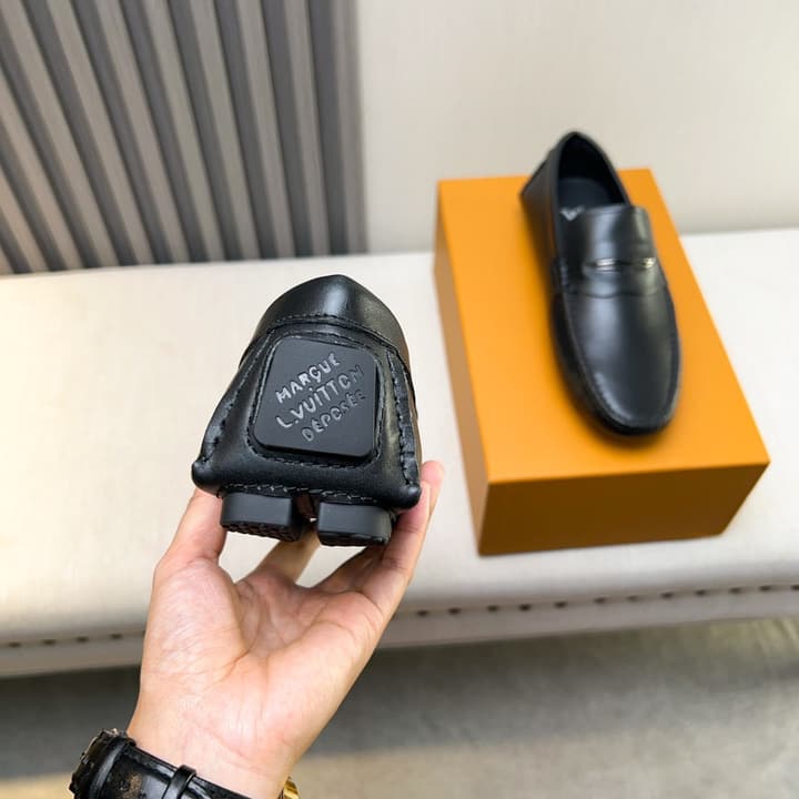 Louis Vuitton Pebbled Leather Driving Shoes in Black Textured Leather
