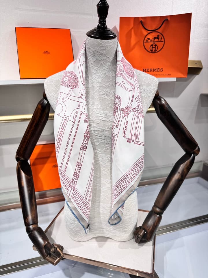 Hermès Stirrup Race Mix Double-Sided Silk Twill Scarf – 2025 Spring Collection