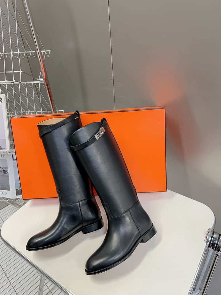 Hermès Kelly Rider Boots – Autumn/Winter Collection in Polished Black