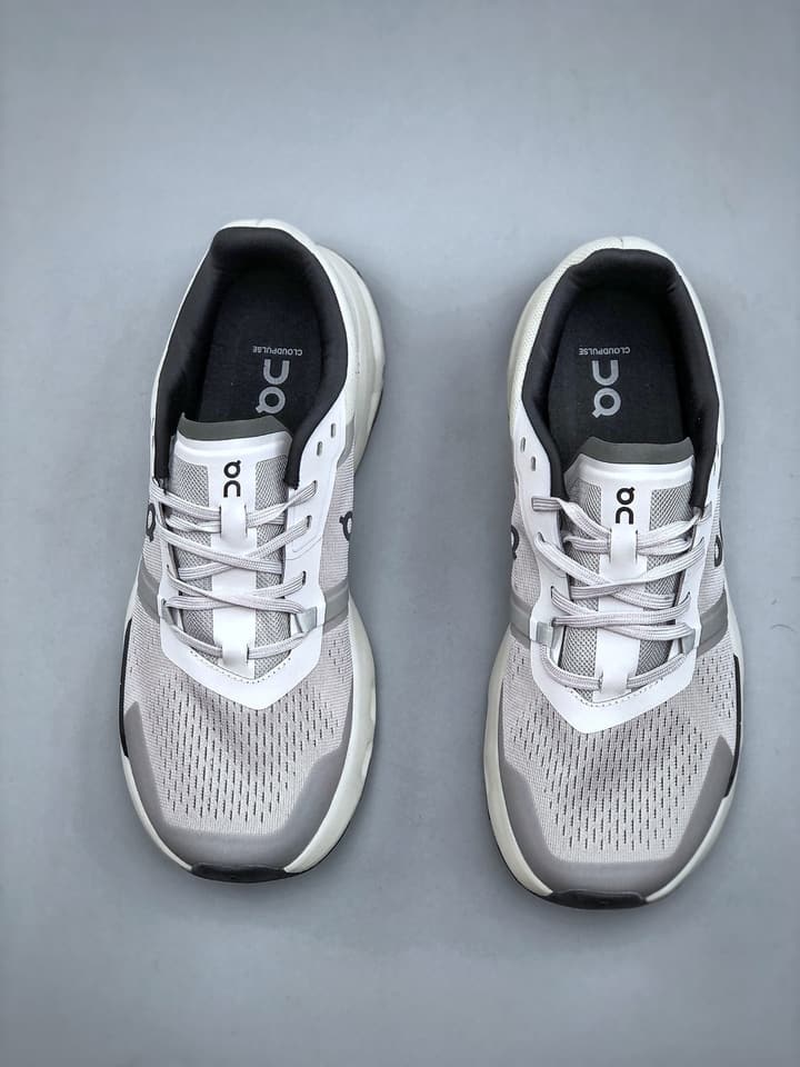 On Cloudpulse Lightweight Running Shoes