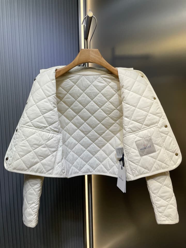Moncler Quilted Padded Jacket – 2025 Collection in Black Quilted