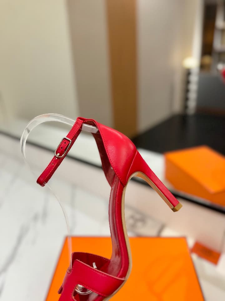 Hermès Classic Smooth Cowhide Pumps – 9cm in Caramel Brown