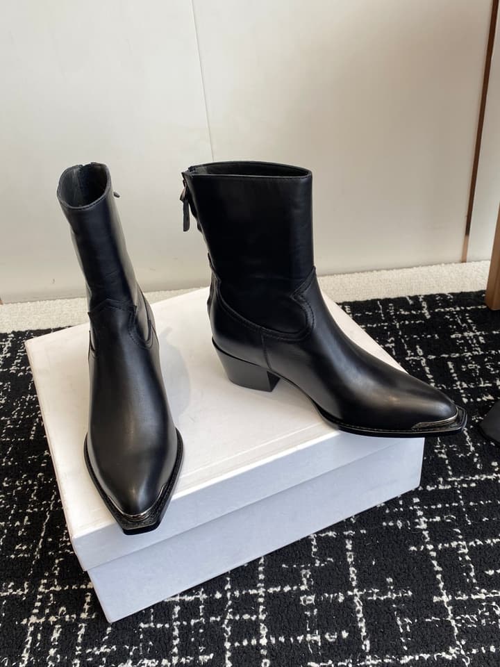Celine Retro Chunky Chelsea Ankle Boots – 25SS in Classic Brown Suede