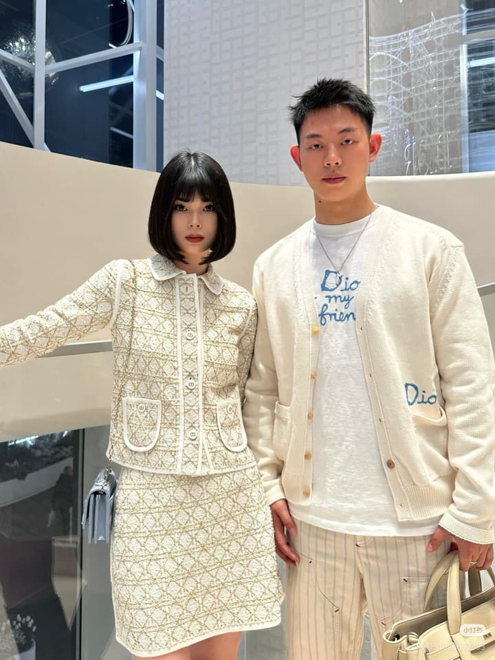 Dior CD Letter Embroidered Knit Cardigan – 2025 Fall in Cream Beige