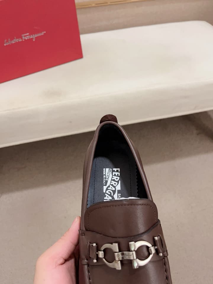 Ferragamo Driving Shoes in Shiny Black Leather