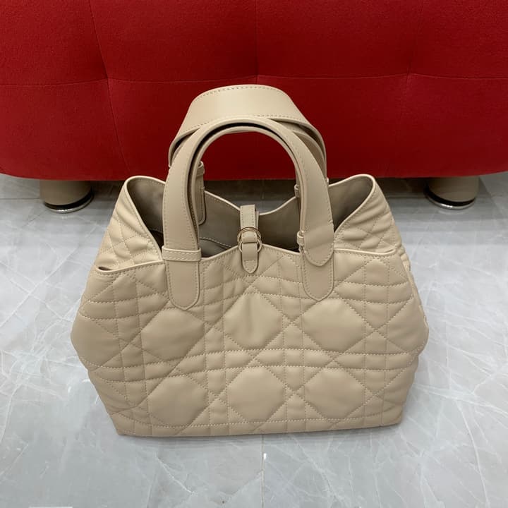 Dior C'est Dior Cannage Bucket Bag – 23FW