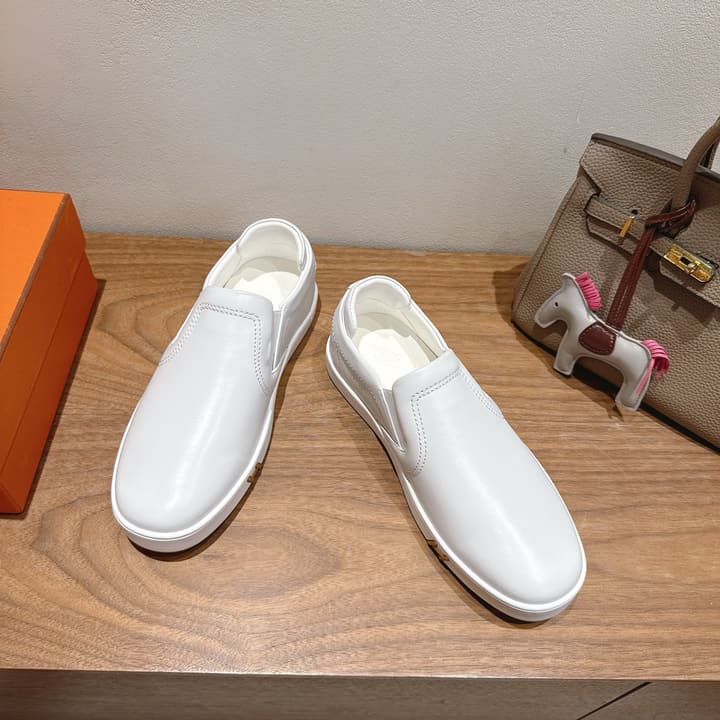 Hermès Classic Lightweight Couple's Slides – SS25 in Black Leather