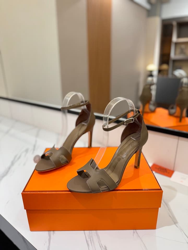 Hermès Classic H Palm Grain Heeled Sandals – 9cm in Black