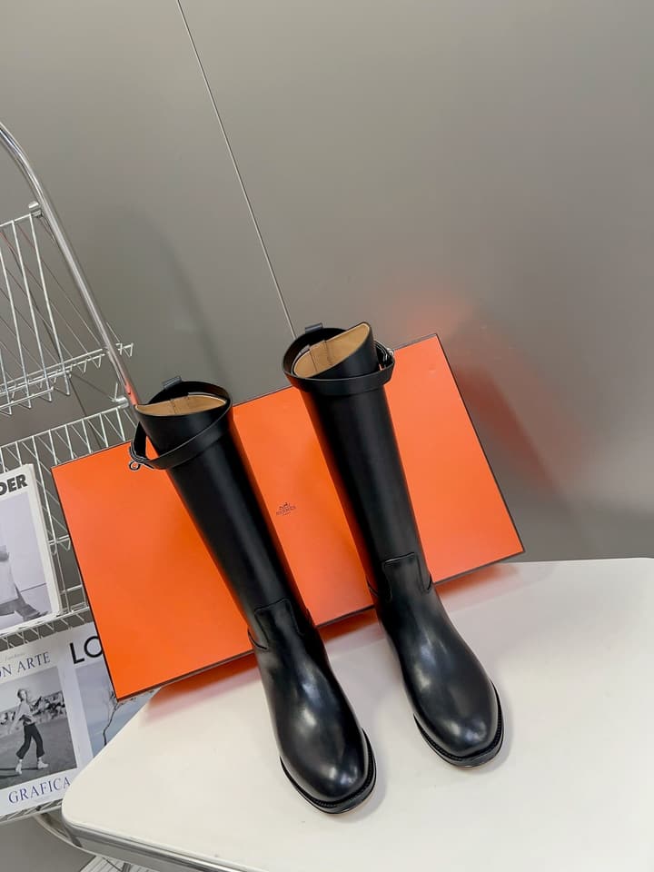 Hermès Kelly Rider Boots – Autumn/Winter Collection in Polished Black