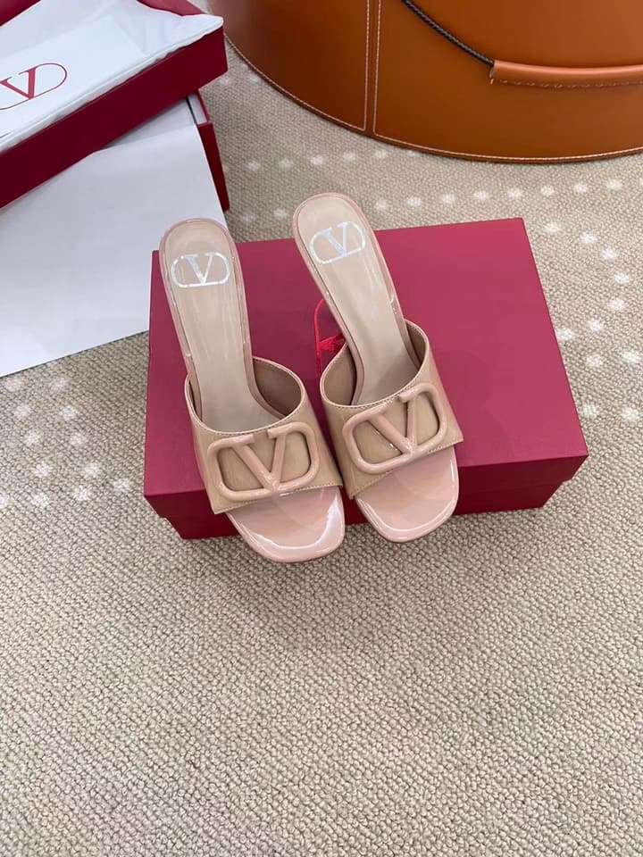 Valentino VLogo Patent Leather Heeled Mules in Burgundy Red