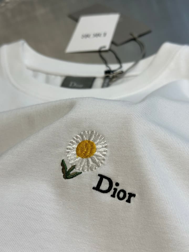 Dior Daisy Embroidered Short-Sleeved T-Shirt in White