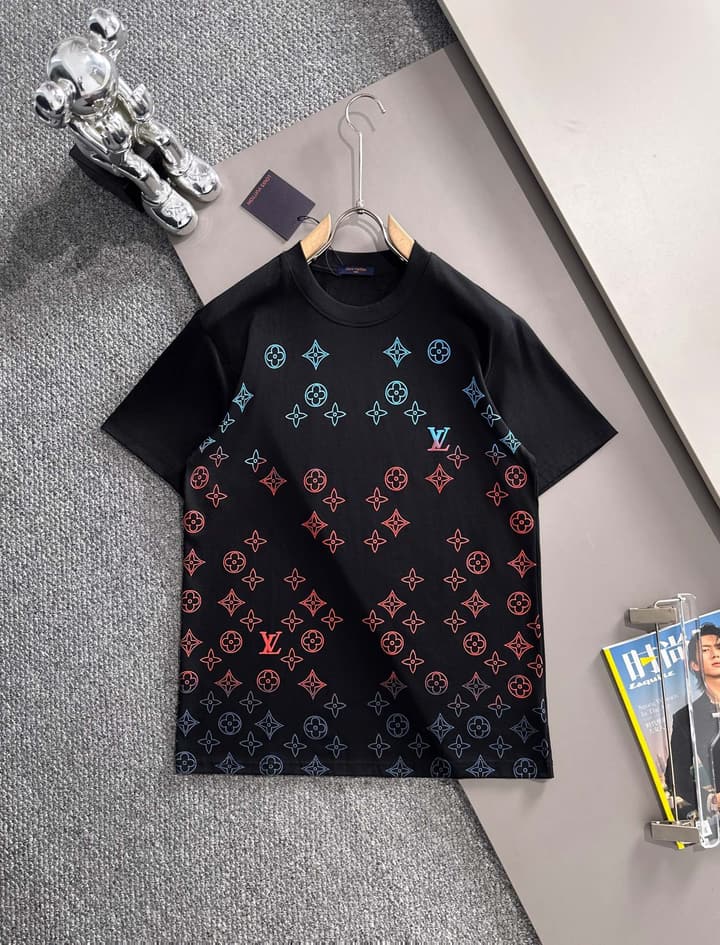 Louis Vuitton Gradient Flocked Clover Logo T-Shirt – 2025SS in Black