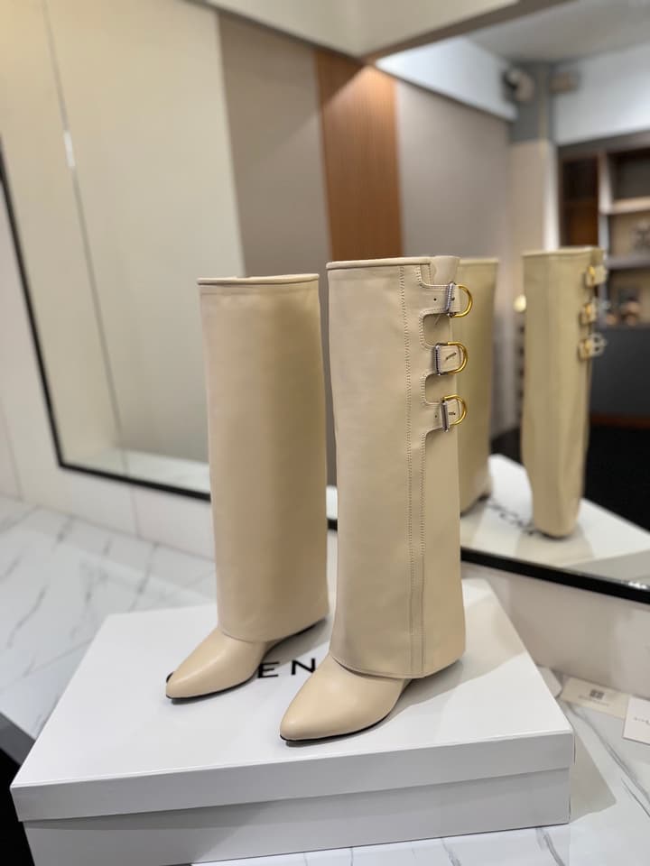 Givenchy Lock Detail Knee-High Boots – 2024 Spring/Summer Collection in Black