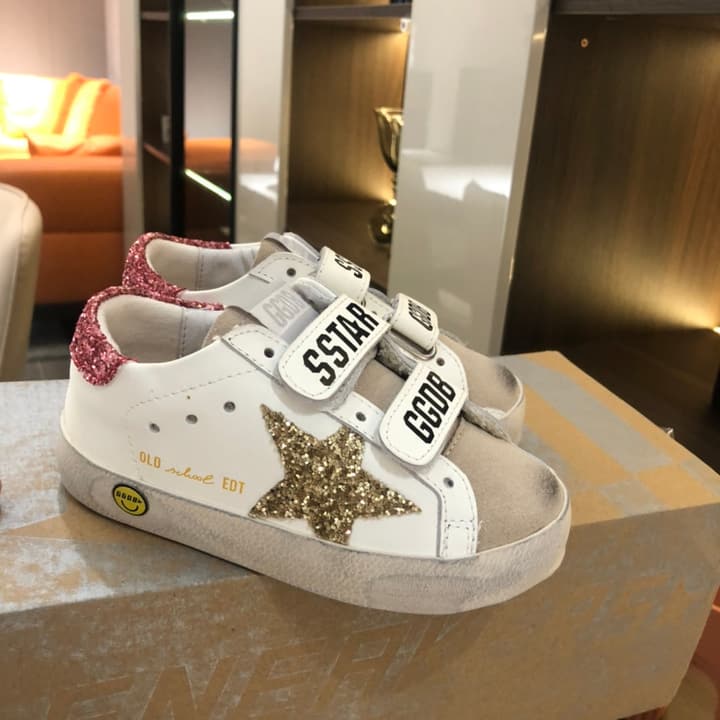 Golden Goose Kids Distressed Sneakers – Kids Collection in White With Black Heel And Grey Star