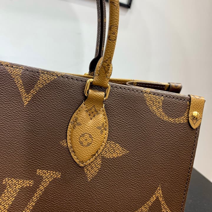 Louis Vuitton Onthego MM Monogram Reverse Tote Bag in Giant Monogram Brown/tan