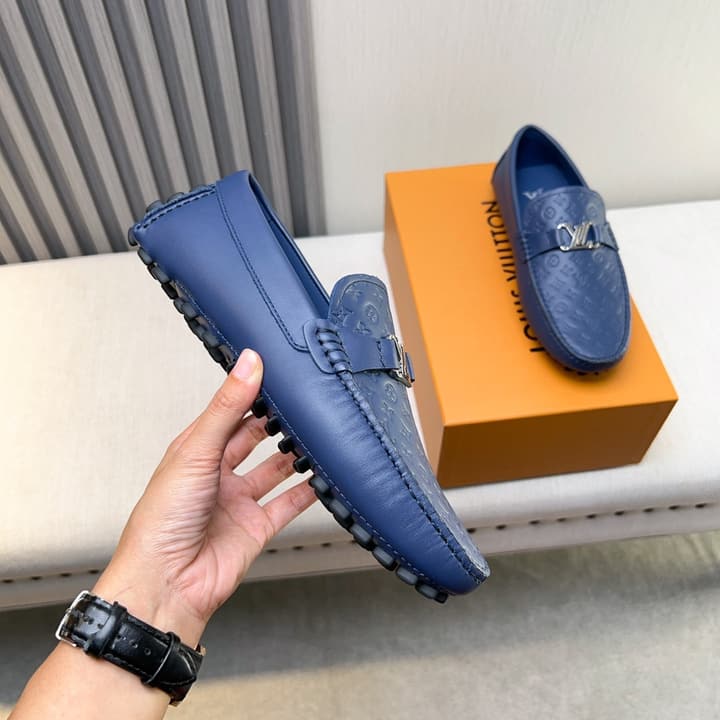 Louis Vuitton Pebbled Leather Driving Shoes in Black Textured Leather