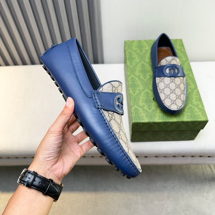 Gucci Premium Leather Loafers in Black Embossed Leather