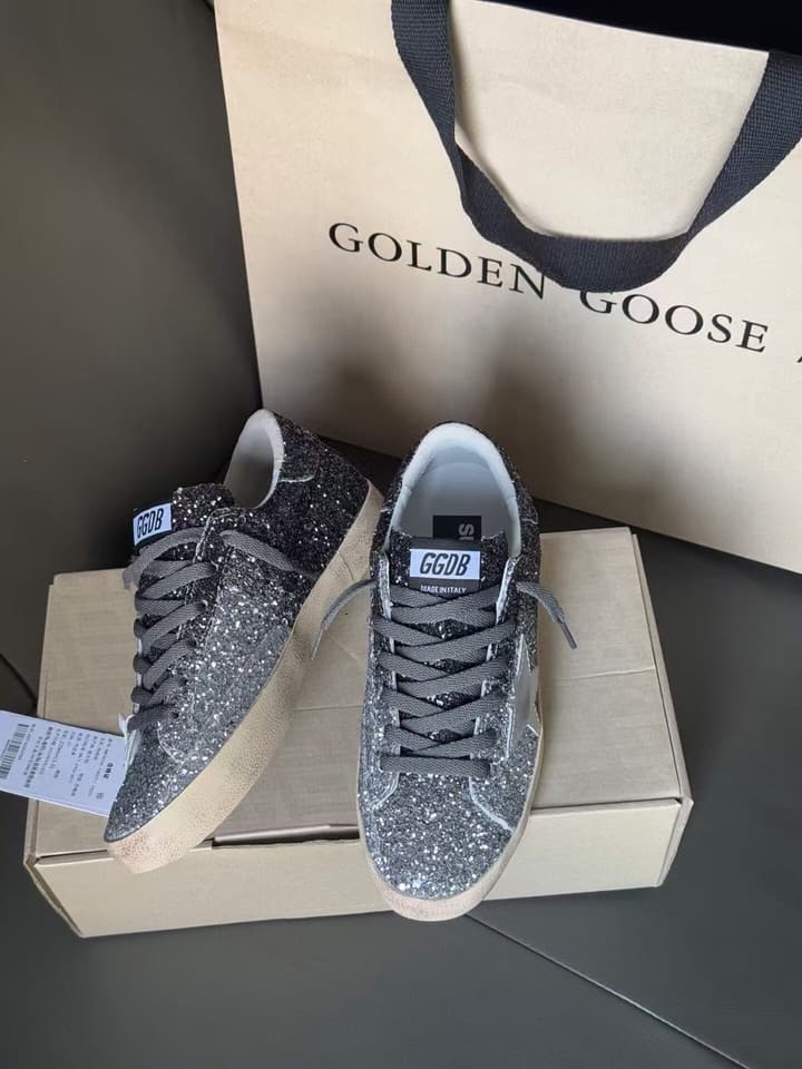 Golden Goose Superstar Sneakers – 2025 Collection in Gradient Gunmetal Silver Grid