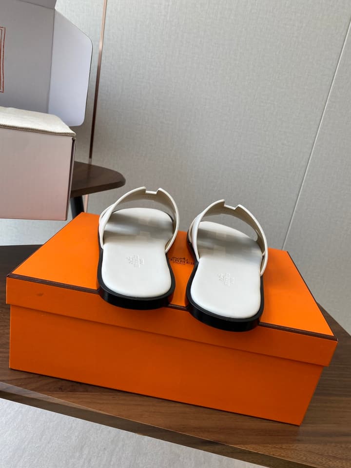 Hermès Izmir Series Men's H-Slide Sandals in Classic Black