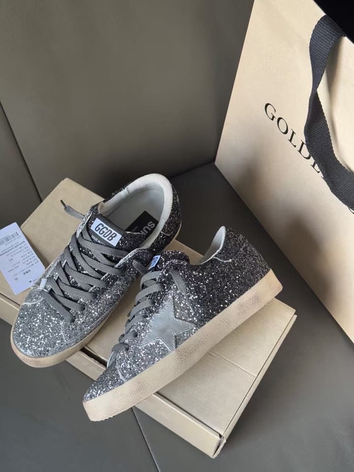 Golden Goose Superstar Sneakers – 2025 Collection in Gradient Gunmetal Silver Grid