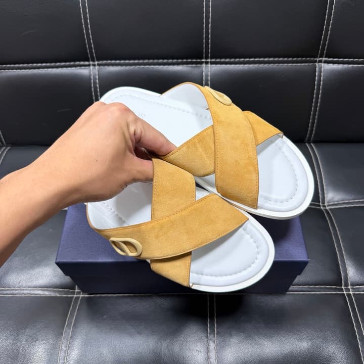 Dior Men's Pebbled Leather and Suede Slides – Spring/Summer Collection 2025 in Black Pebbled Leather Cross Strap