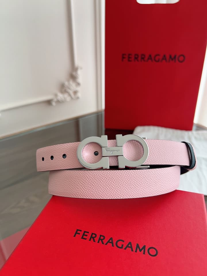 Ferragamo Women's Reversible Leather Belt in Black With Silver Buckle