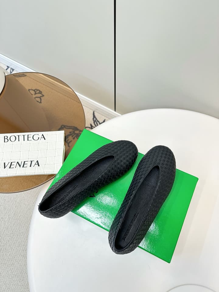 Bottega Veneta 2025 Woven Flat Shoes in Dark Brown