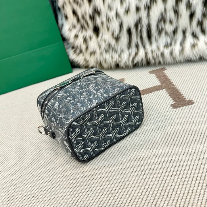 Goyard Muse Vanity Ultra Mini Cosmetic Bag in Blue