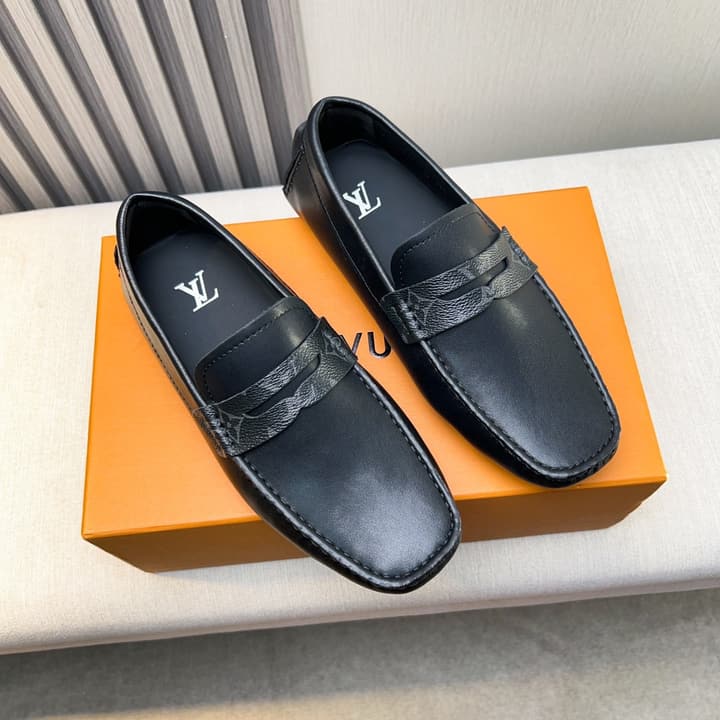 Louis Vuitton Pebbled Leather Driving Shoes in Black Textured Leather