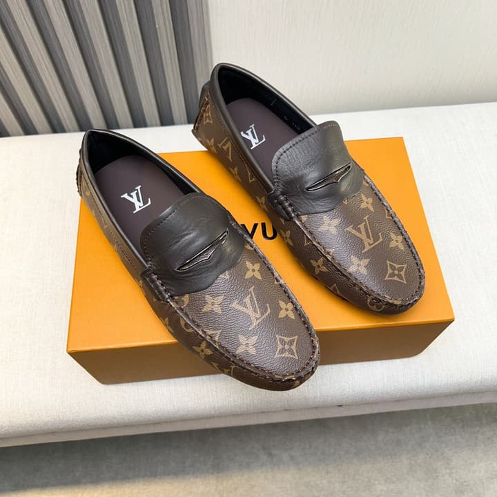 Louis Vuitton Pebbled Leather Driving Shoes in Black Textured Leather