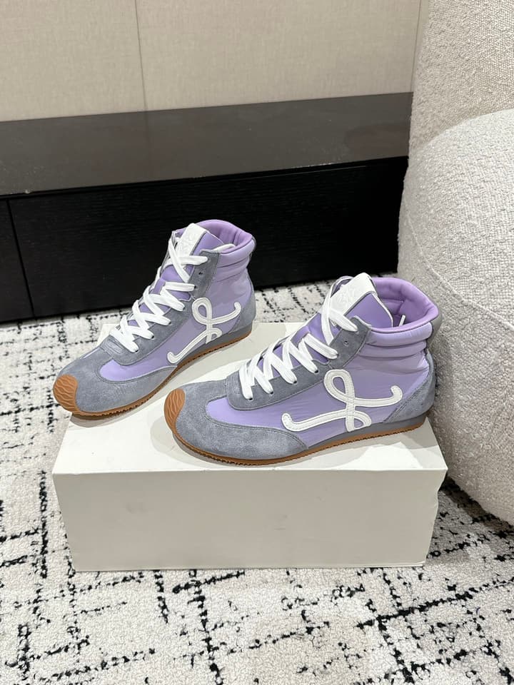 Loewe Flow Runner 2.0 Runway Sneakers – 25SS in All White With Gum Sole
