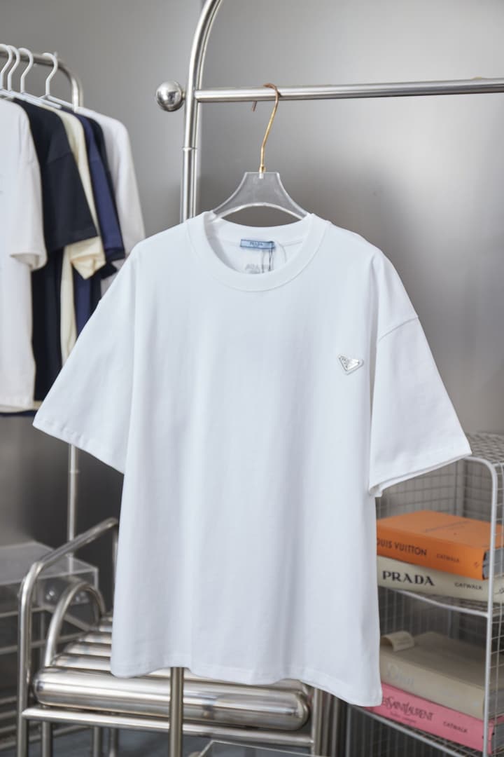 Prada Hardware Short-Sleeved T-Shirt – 26SS Early Spring Collection in White