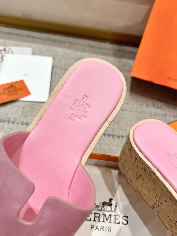 Hermès 2024 Spring/Summer Wedge Sandals – 2024 Spring/Summer Collection in White Leather