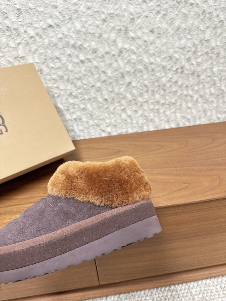 UGG Sheepskin Fur-Lined Slippers – Autumn/Winter Collection in Tall Light Pink With Cream Fur